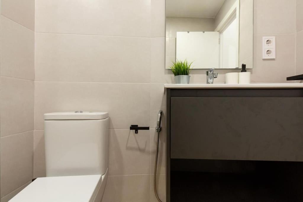 Nuevo Loft En Playa Y Cerca Del Centro, Ac Y Wifi Apartment Валенсия Екстериор снимка