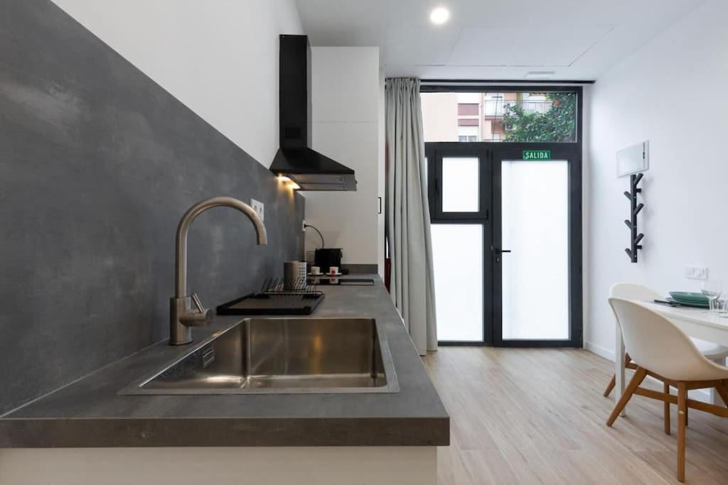 Nuevo Loft En Playa Y Cerca Del Centro, Ac Y Wifi Apartment Валенсия Екстериор снимка