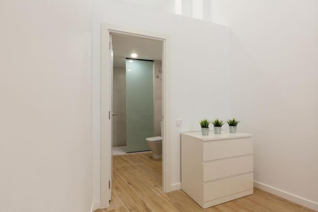 Nuevo Loft En Playa Y Cerca Del Centro, Ac Y Wifi Apartment Валенсия Екстериор снимка